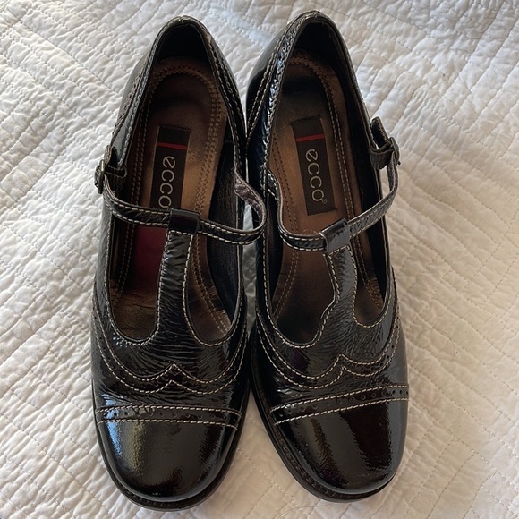 Chocolate patent leather Ecco Mary Jane’s size 36 - Picture 11 of 11